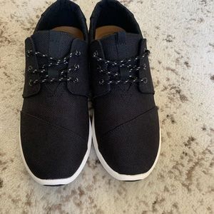 TOMs 8.5 women’s del ray sneakers (never worn)
